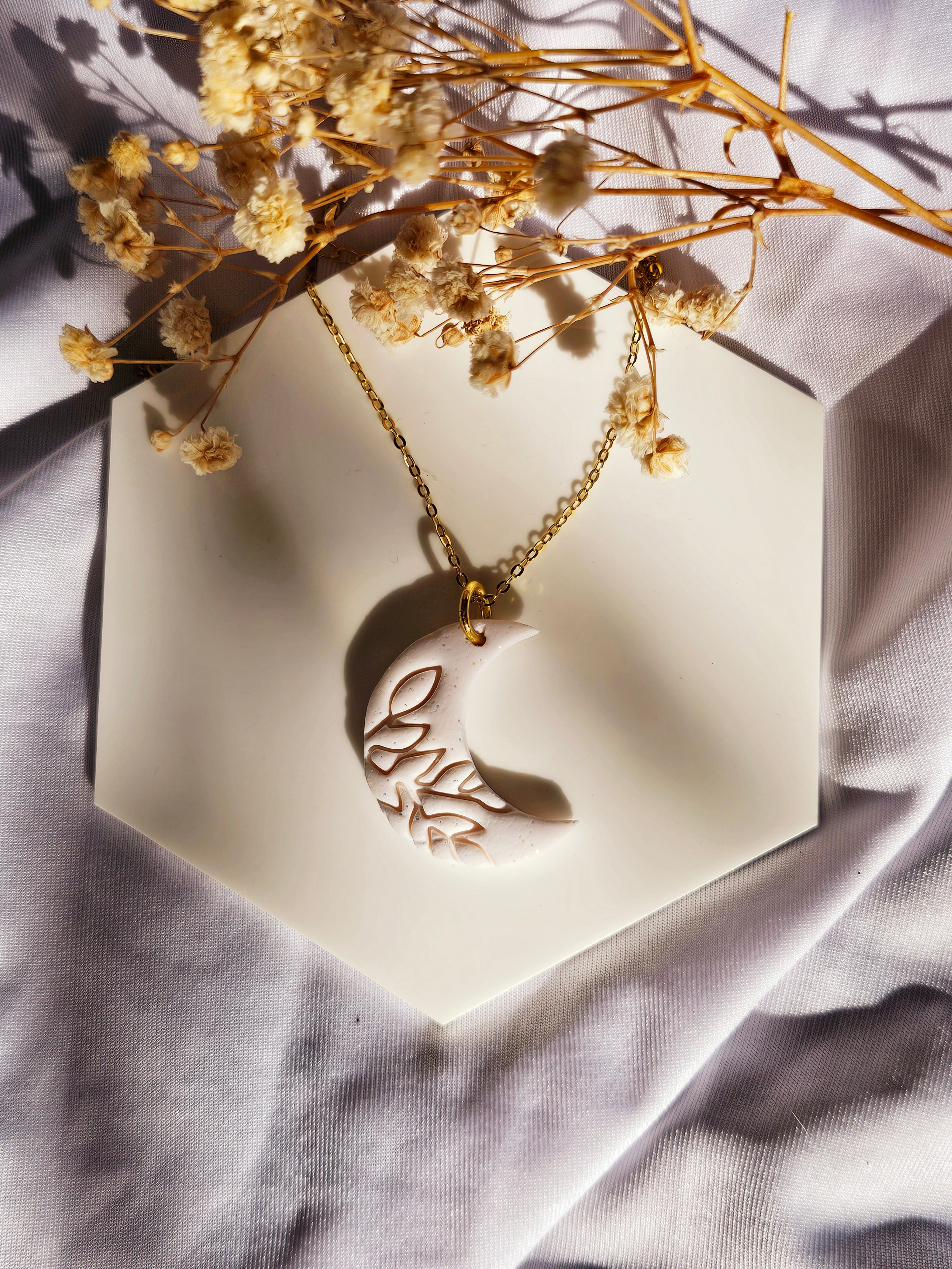 Moonlit necklace silver